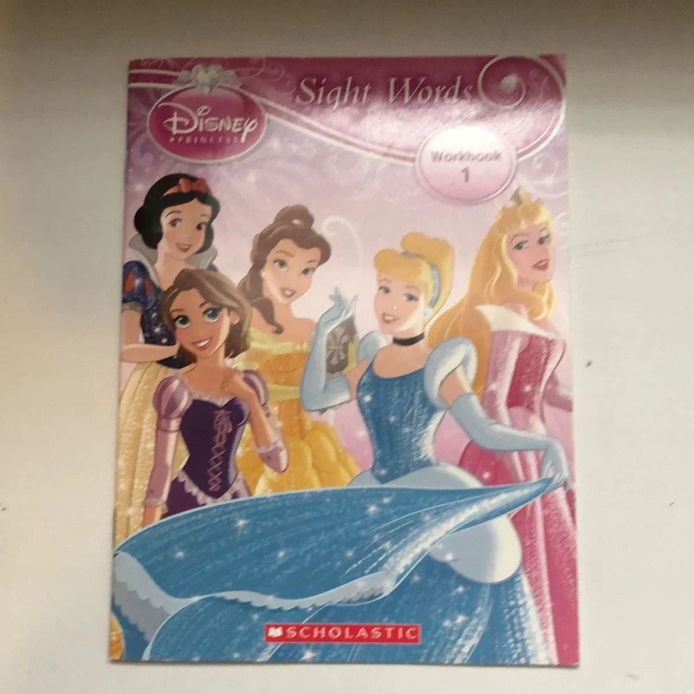 Set Of 9 Scholastic Beginners Reading Paperback Booklets